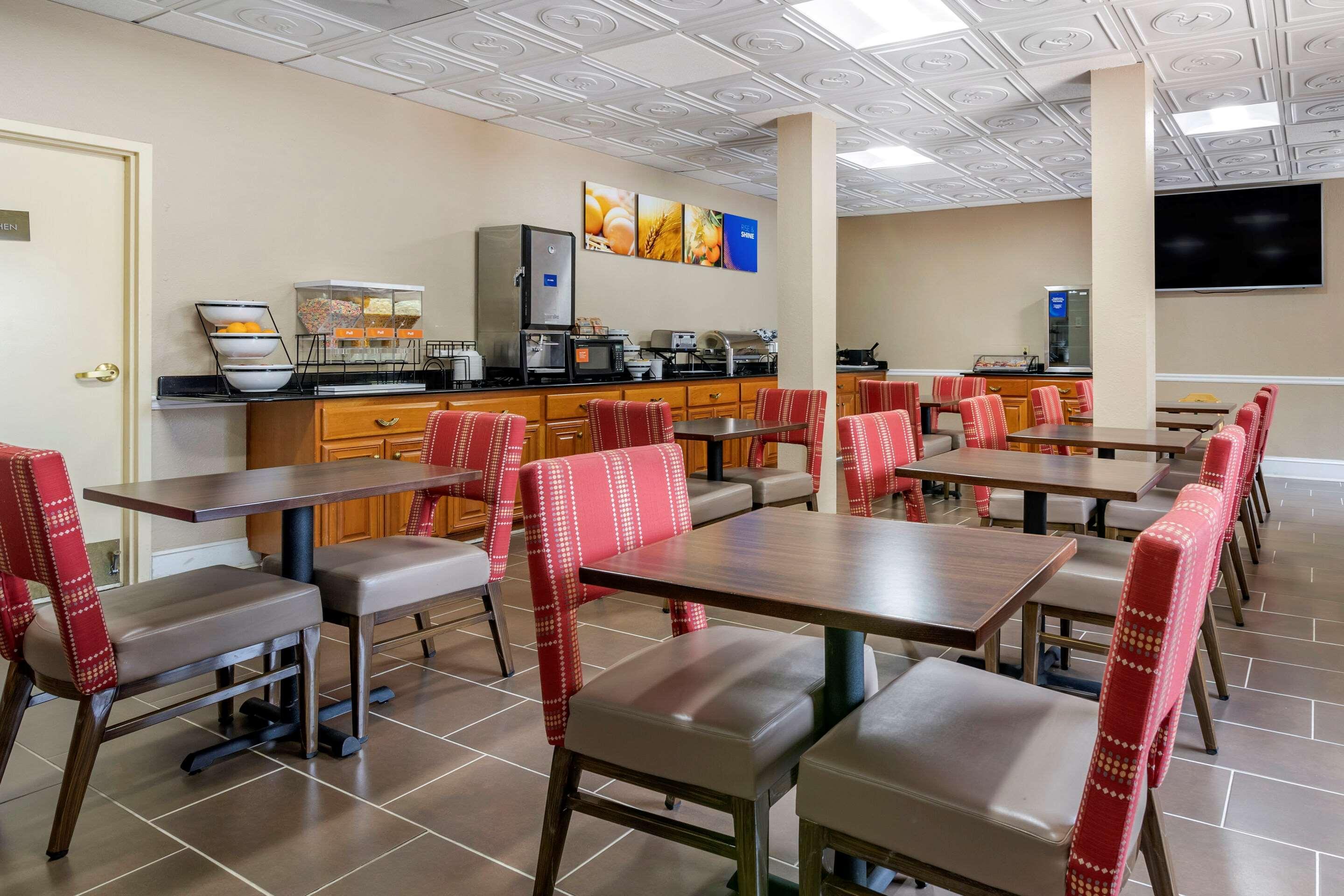 Comfort Inn & Suites Statesboro - University Area Buitenkant foto