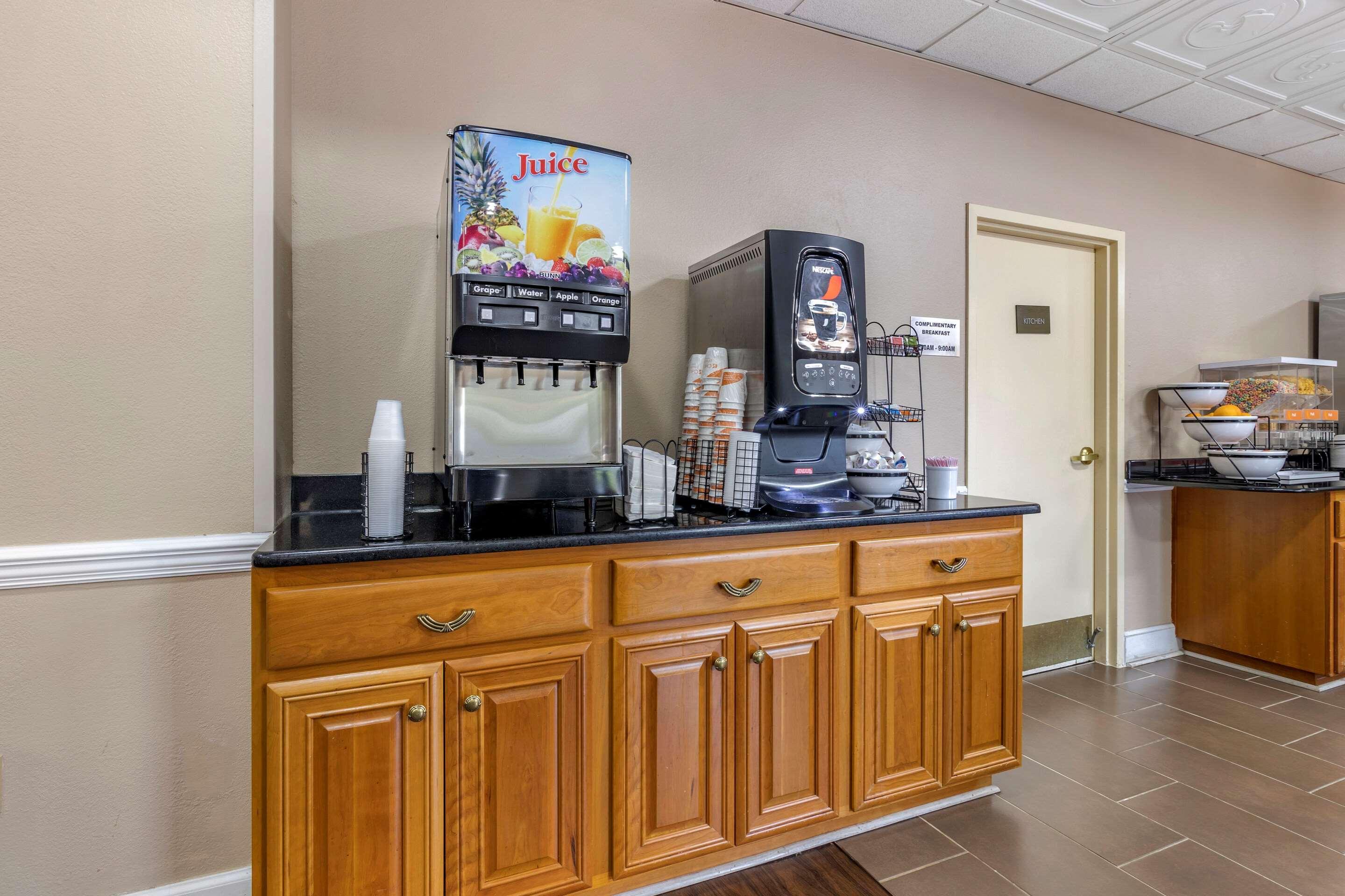 Comfort Inn & Suites Statesboro - University Area Buitenkant foto