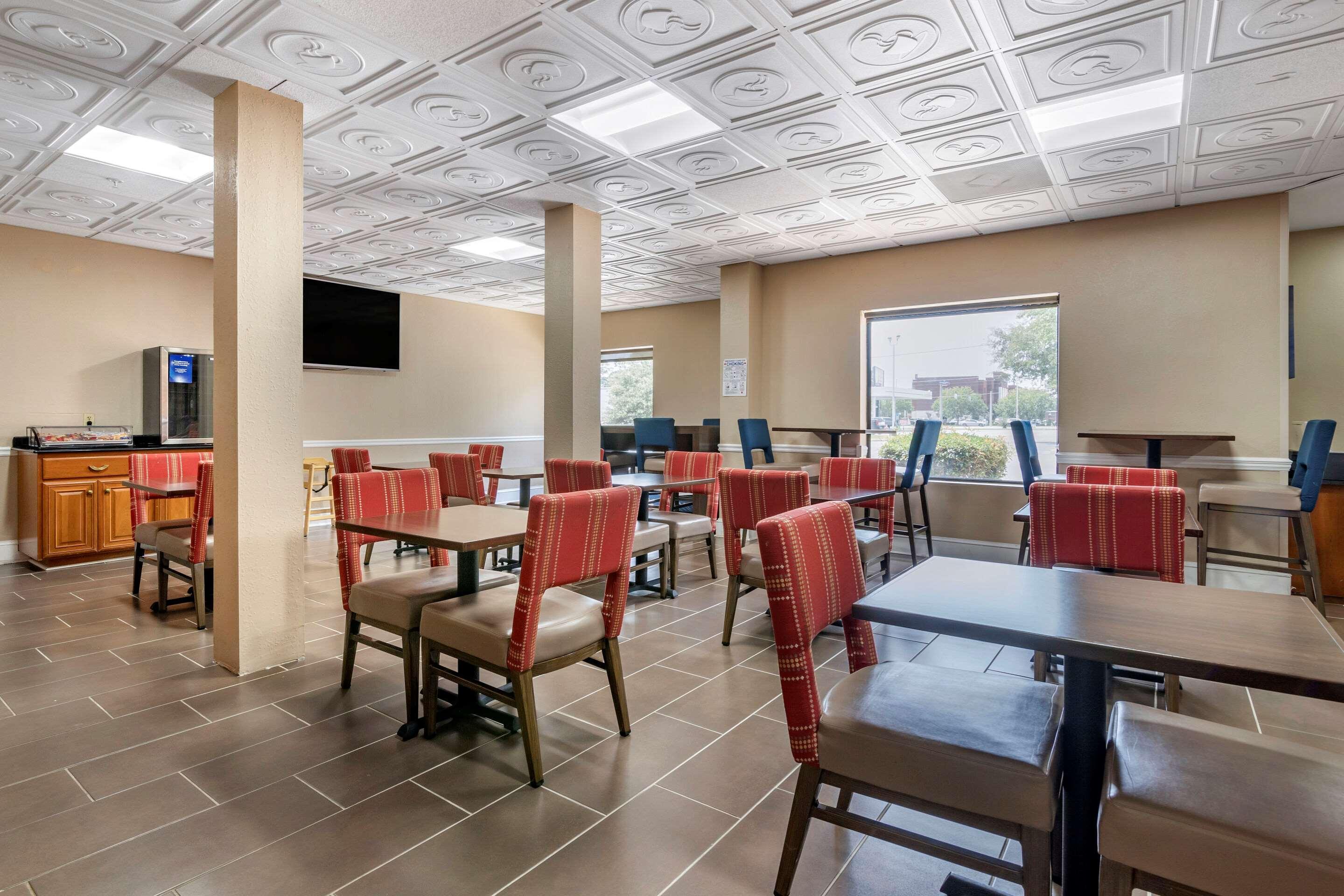 Comfort Inn & Suites Statesboro - University Area Buitenkant foto