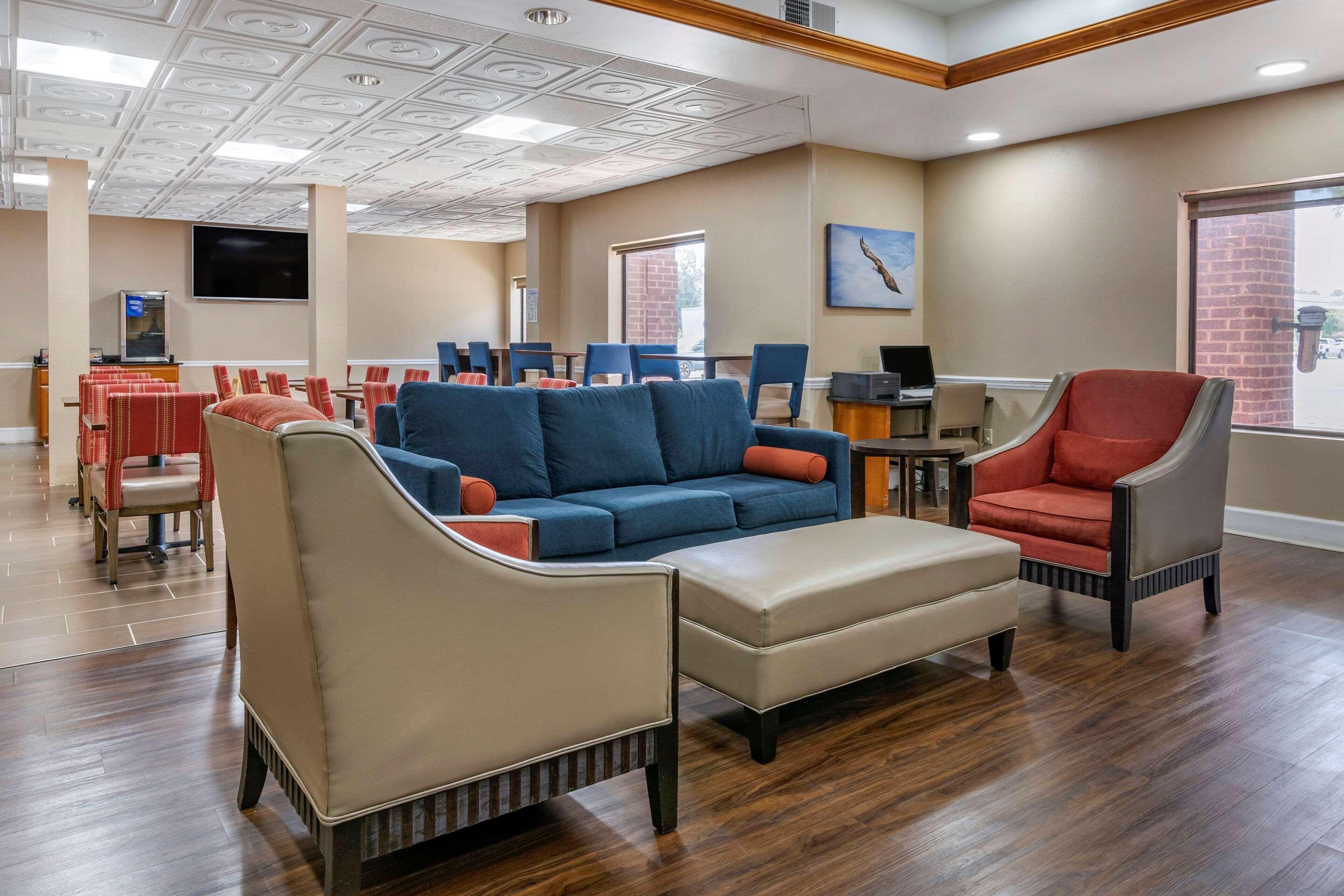 Comfort Inn & Suites Statesboro - University Area Buitenkant foto
