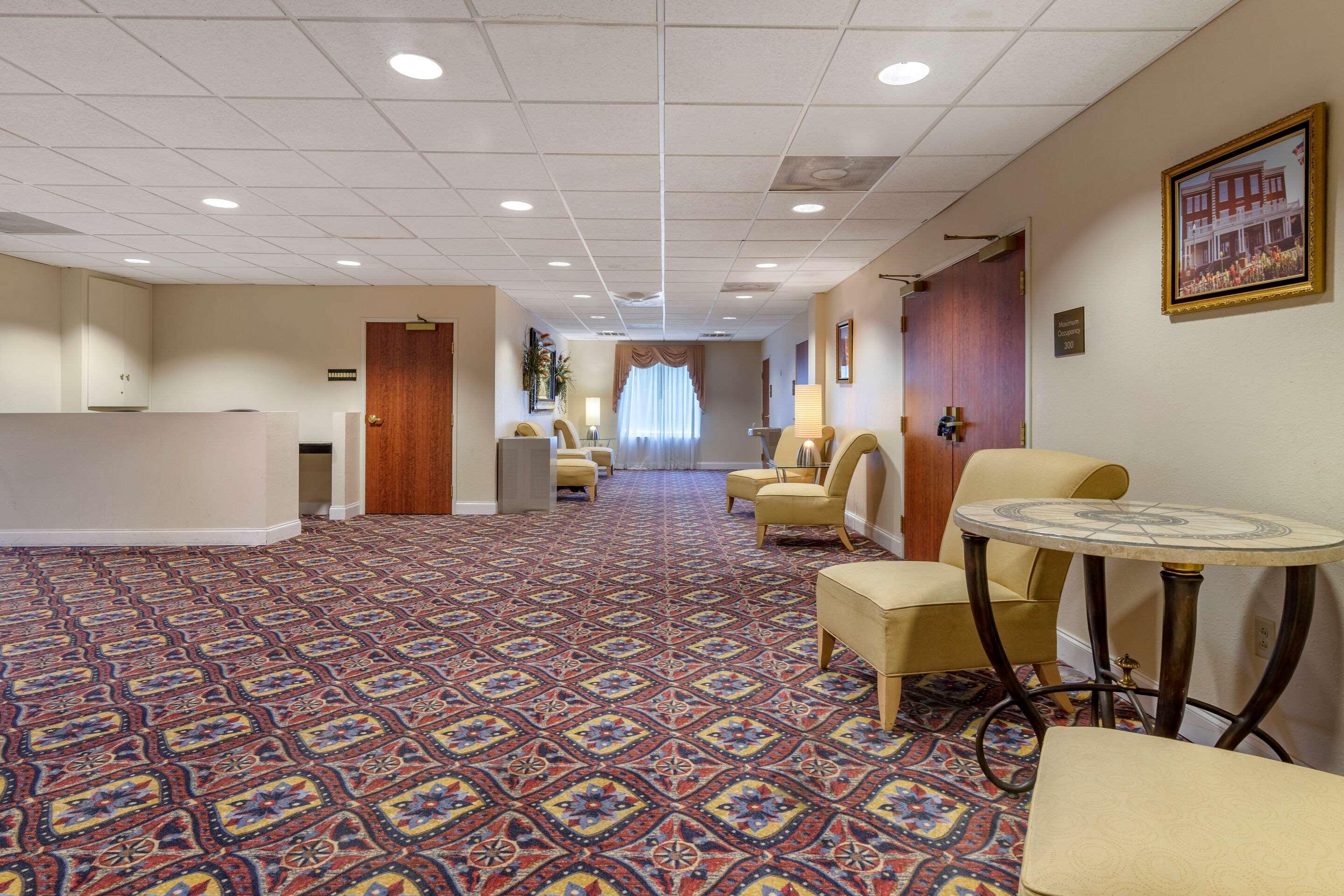 Comfort Inn & Suites Statesboro - University Area Buitenkant foto